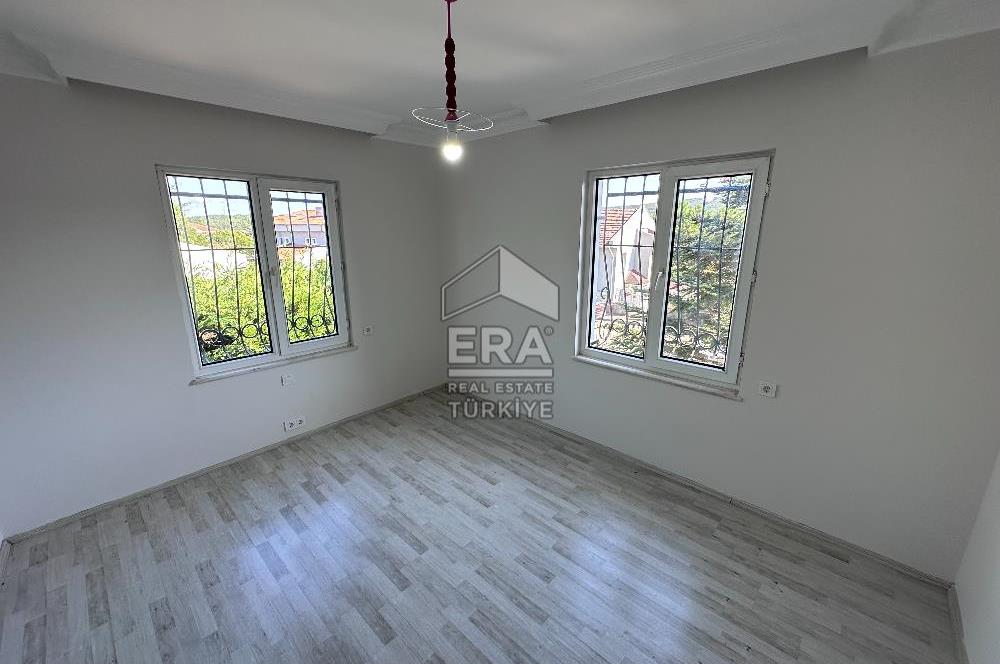 Uskumruköy Arıköy'de Büyük Bahçeli, Bakımlı 4+2 İkiz Villa