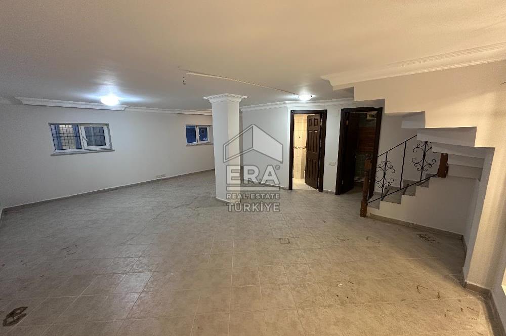Uskumruköy Arıköy'de Büyük Bahçeli, Bakımlı 4+2 İkiz Villa