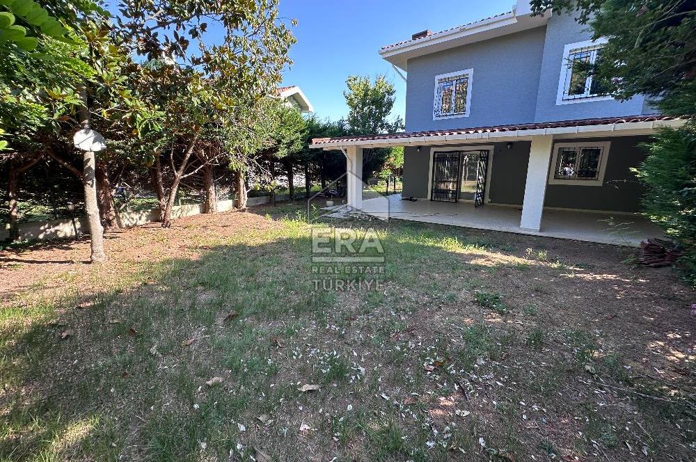 Uskumruköy Arıköy'de Büyük Bahçeli, Bakımlı 4+2 İkiz Villa