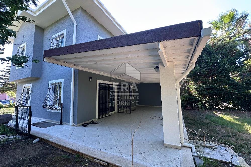 Uskumruköy Arıköy'de Büyük Bahçeli, Bakımlı 4+2 İkiz Villa