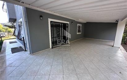Uskumruköy Arıköy'de Büyük Bahçeli, Bakımlı 4+2 İkiz Villa