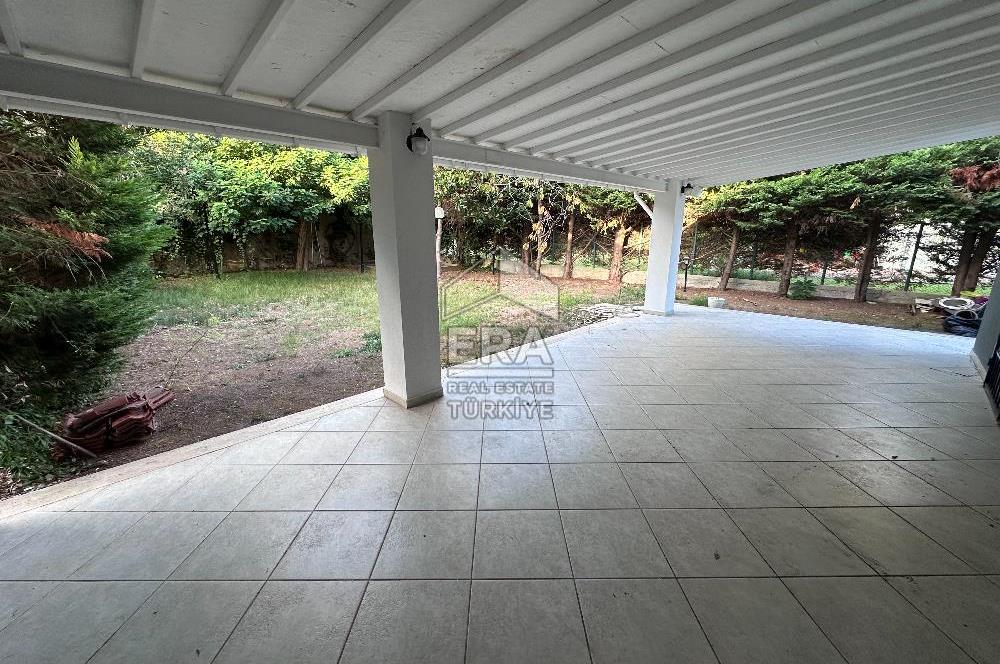 Uskumruköy Arıköy'de Büyük Bahçeli, Bakımlı 4+2 İkiz Villa