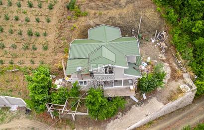 ERA'DAN AKÇAABAT ZAFERLİ'DE SATILIK ARSA VE MÜSTAKİL EV