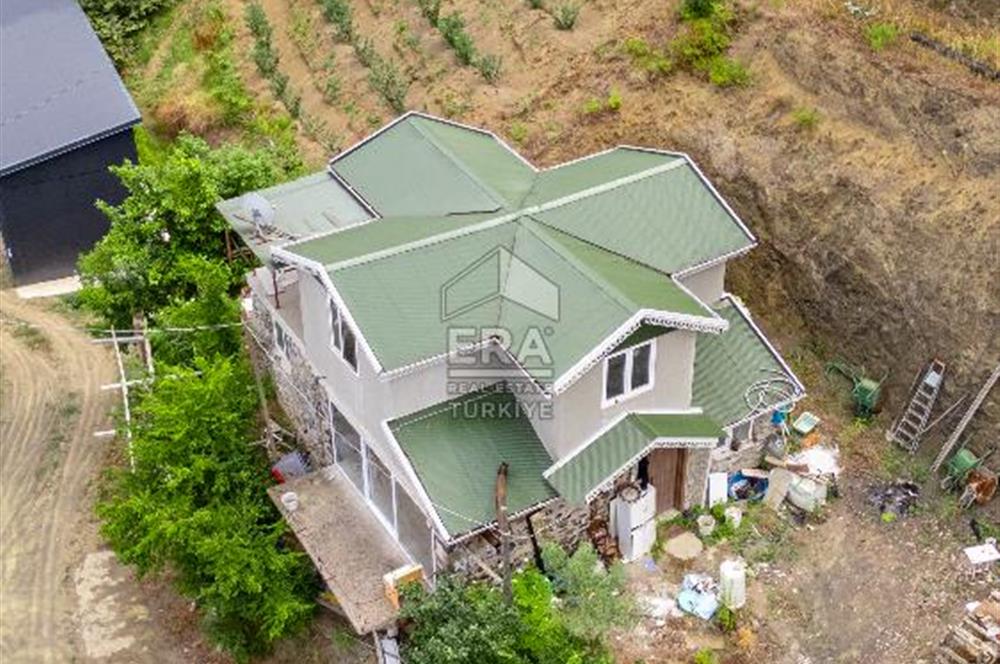 ERA'DAN AKÇAABAT ZAFERLİ'DE SATILIK ARSA VE MÜSTAKİL EV