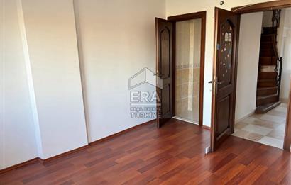 SANATÇILAR SİTESİNDE TERAS KEYİFLİ, 3 KATLI MUHTEŞEM TRİPLEKS