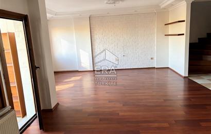 SANATÇILAR SİTESİNDE TERAS KEYİFLİ, 3 KATLI MUHTEŞEM TRİPLEKS