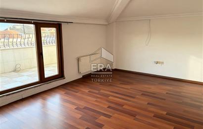 SANATÇILAR SİTESİNDE TERAS KEYİFLİ, 3 KATLI MUHTEŞEM TRİPLEKS