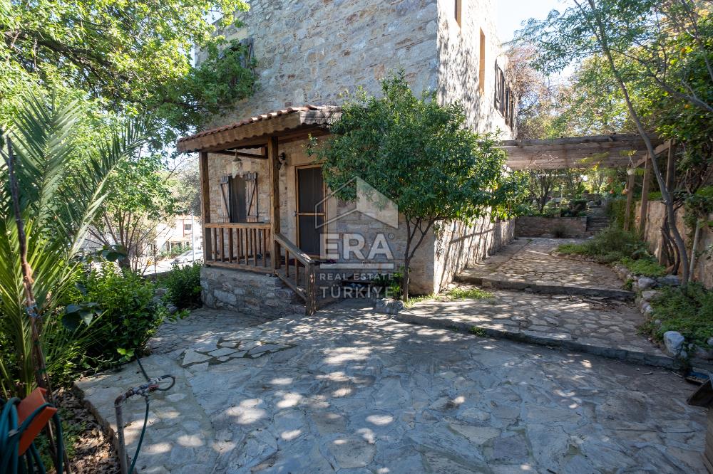 Eski Datça'da Satılık 831m2 Arsa Paylı 140m2 3+1 Müstakil Villa