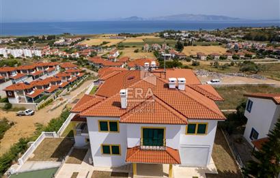 Datça Burgaz Mevkii’nde Panoramik Deniz Manzaralı Tribleks Malikane