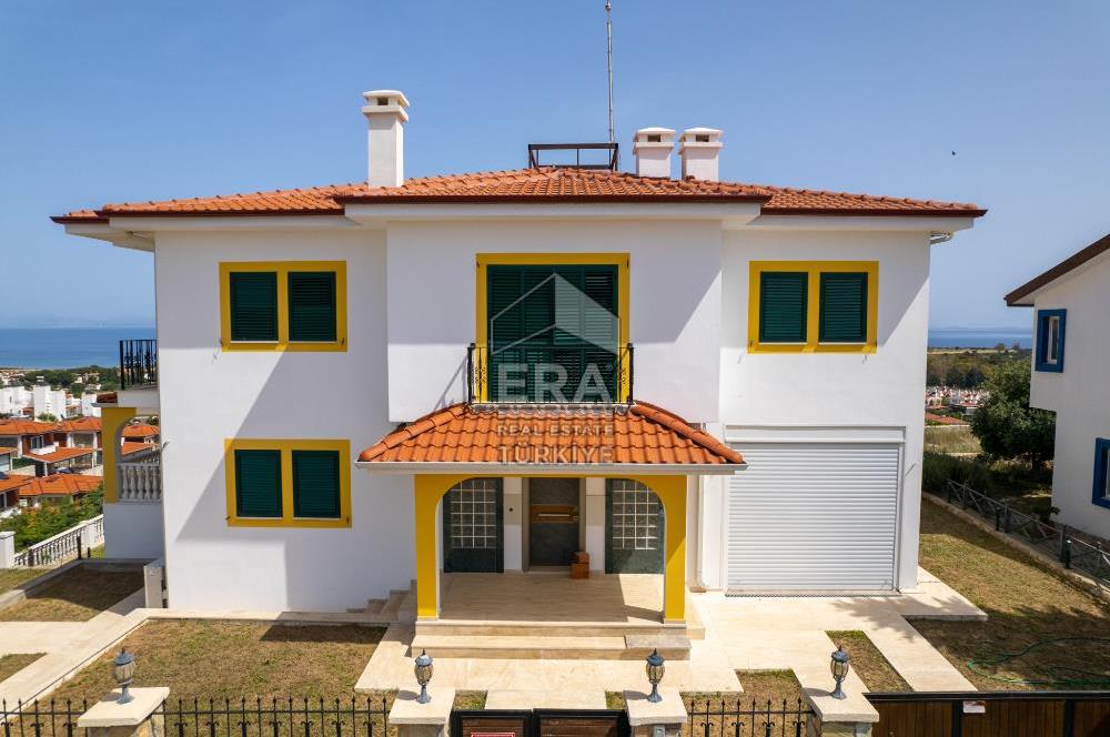 Datça Burgaz Mevkii’nde Panoramik Deniz Manzaralı Tribleks Malikane