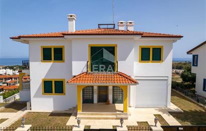 Datça Burgaz Mevkii’nde Panoramik Deniz Manzaralı Tribleks Malikane