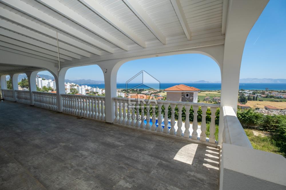 Datça Burgaz Mevkii’nde Panoramik Deniz Manzaralı Tribleks Malikane